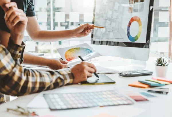 graphics-designing-company-vs-freelancer.jpg (1)